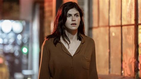 alexandradaddario nude|Alexandra Daddario, musa da série The White Lotus, posa nua。